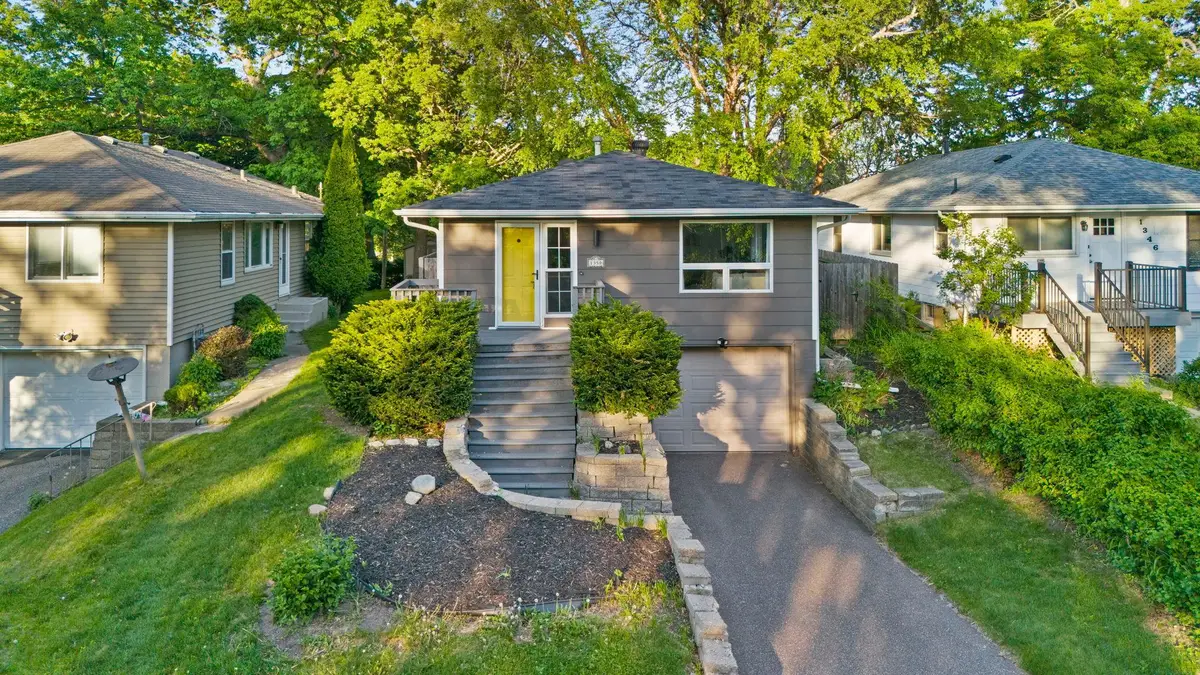 1350 Boone Avenue N, Golden Valley, MN 55427 - #1