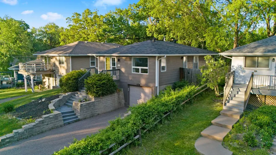1350 Boone Avenue N, Golden Valley, MN 55427 - #3