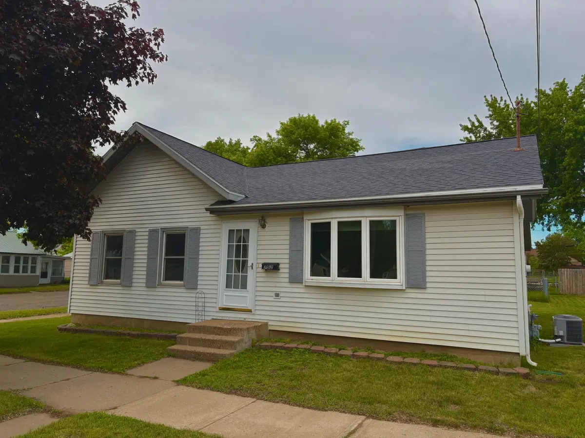 752 E Mark Street, Winona, MN 55987 - #1
