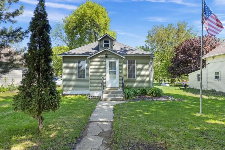 102 E Lyon Street, Minneota, MN 56264 - #2