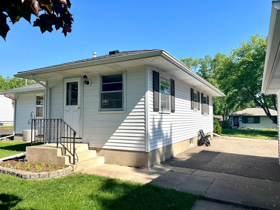 3752 Upper 73rd Street E, Inver Grove Heights, MN 55076 - #3