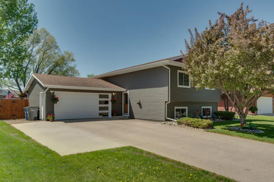 1317 35th Avenue S, Moorhead, MN 56560 - #2