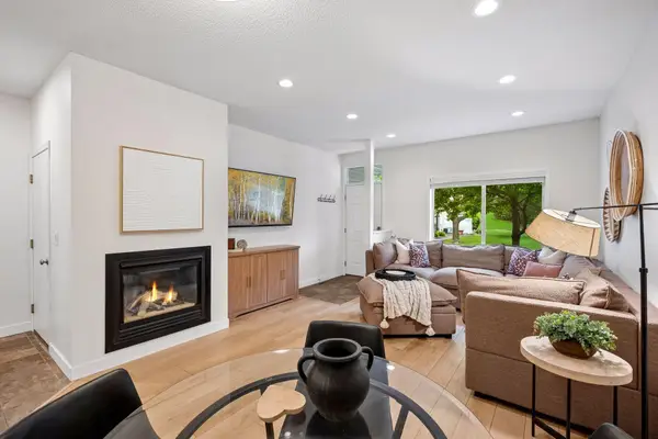 9004 Sawgrass Glen, Maple Grove, MN 55311