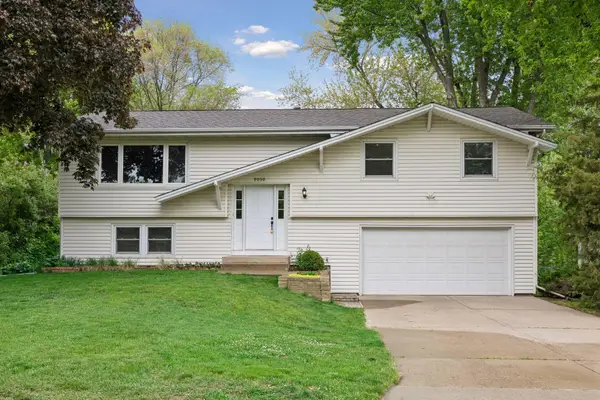 9030 45th Avenue N, New Hope, MN 55428