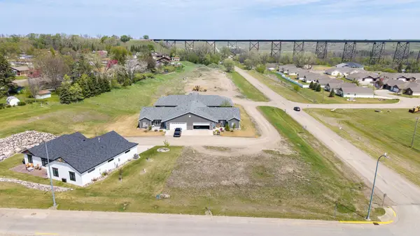 460 12 1/2 Street Ne, Valley City, ND 58072