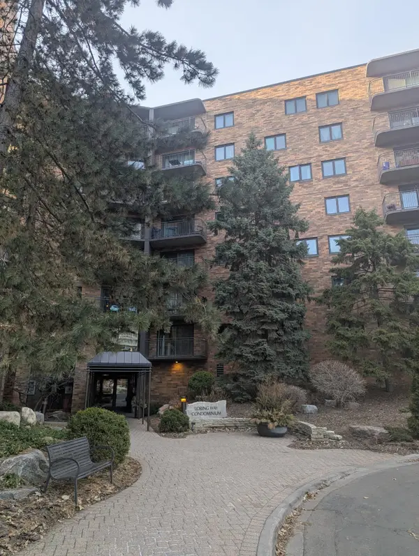 210 W Grant Street #417, Minneapolis, MN 55403