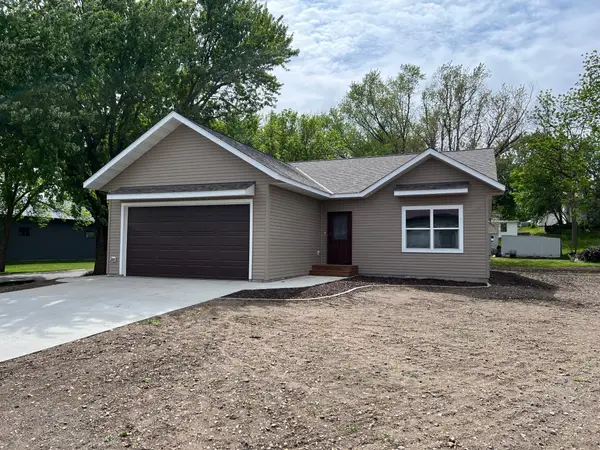 828 Spark Avenue, Albert Lea, MN 56007