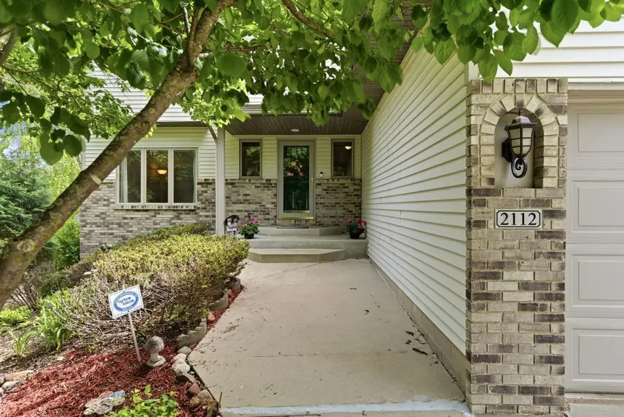2112 Parkwood Hills Drive Ne, Rochester, MN 55906 - #3