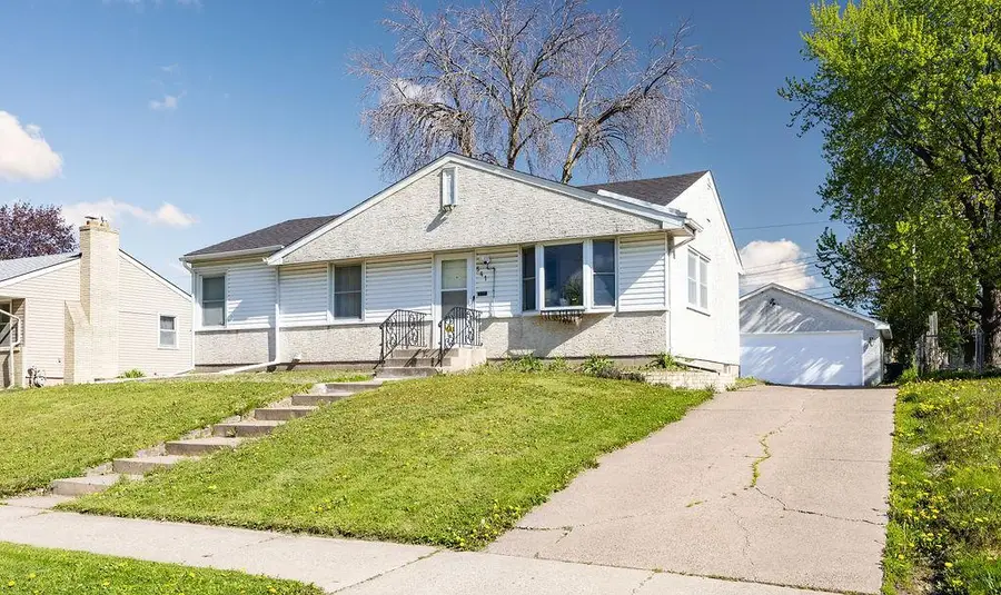 541 Hoyt Avenue E, Saint Paul, MN 55130 - #2