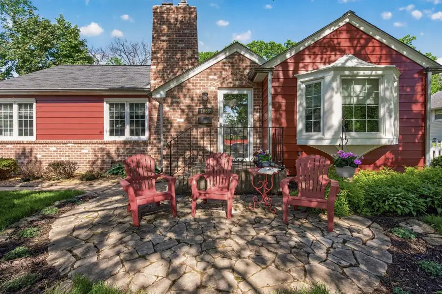 1068 Summit Avenue, South Saint Paul, MN 55075 - #3