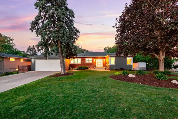 2101 Regent Avenue N, Golden Valley, MN 55422