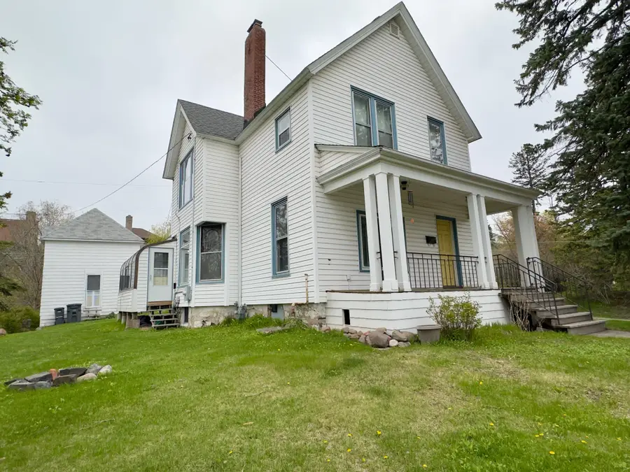 27 S 21st Avenue E, Duluth, MN 55812 - #3