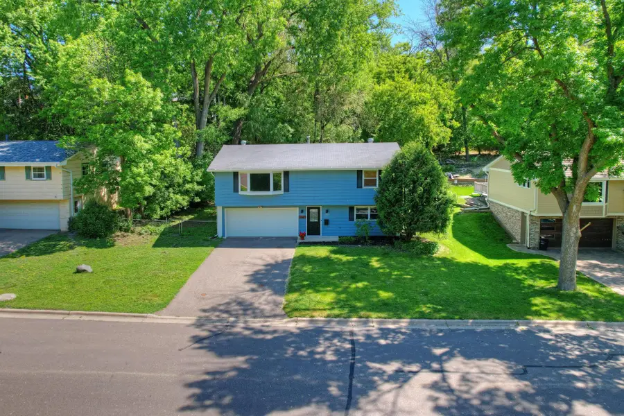 2460 Kewanee Way, Golden Valley, MN 55422 - #2
