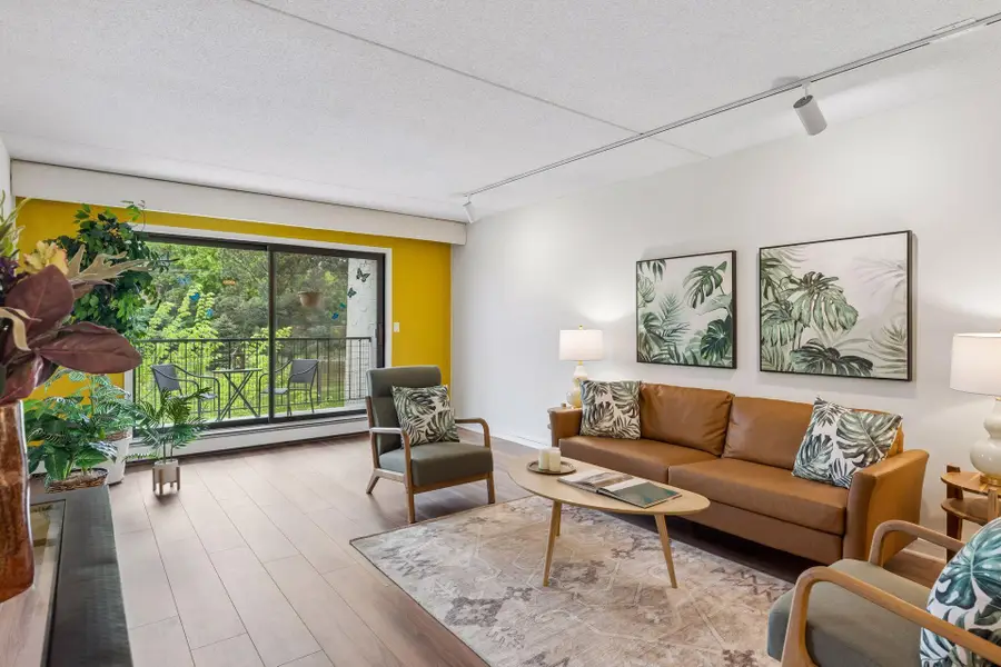 2485 Londin Lane E #323, Maplewood, MN 55119 - #3
