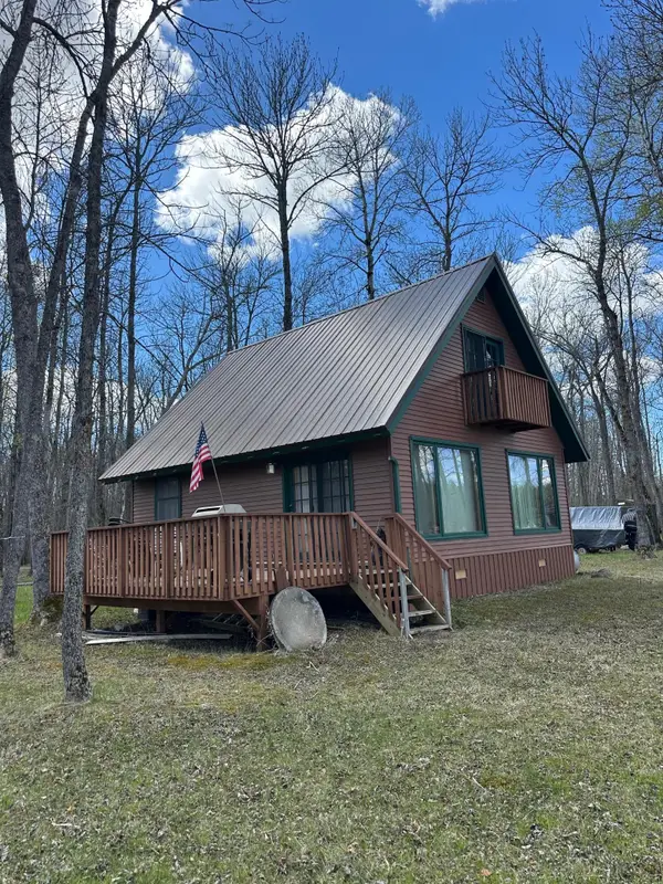 17413 E Pine Drive Nw, Angle Inlet, MN 56711