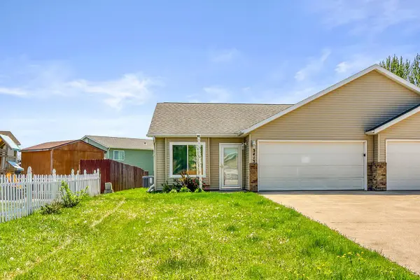 3413 38th Street S, Moorhead, MN 56560