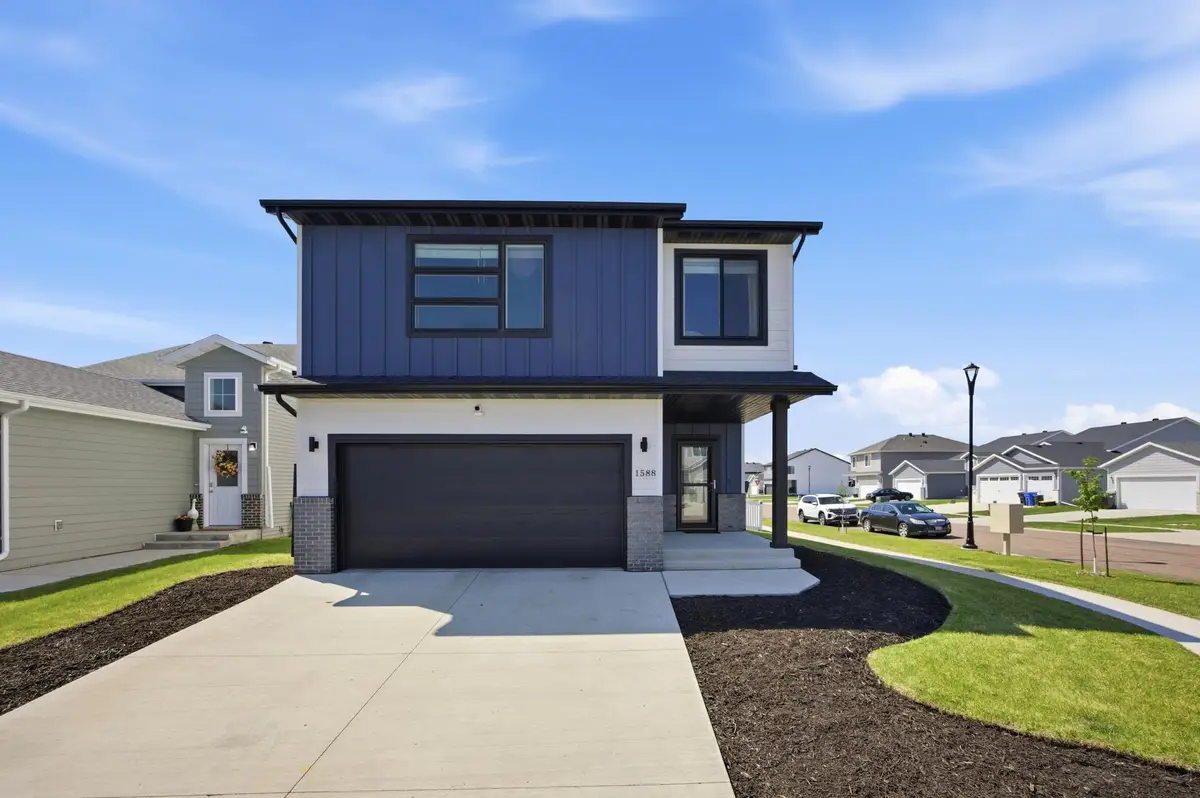 1588 67th Avenue S, Fargo, ND 58104 - #1