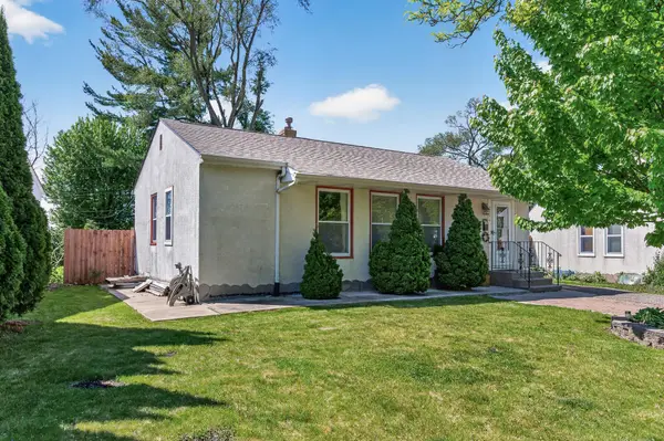 2144 Geranium Avenue E, Saint Paul, MN 55119