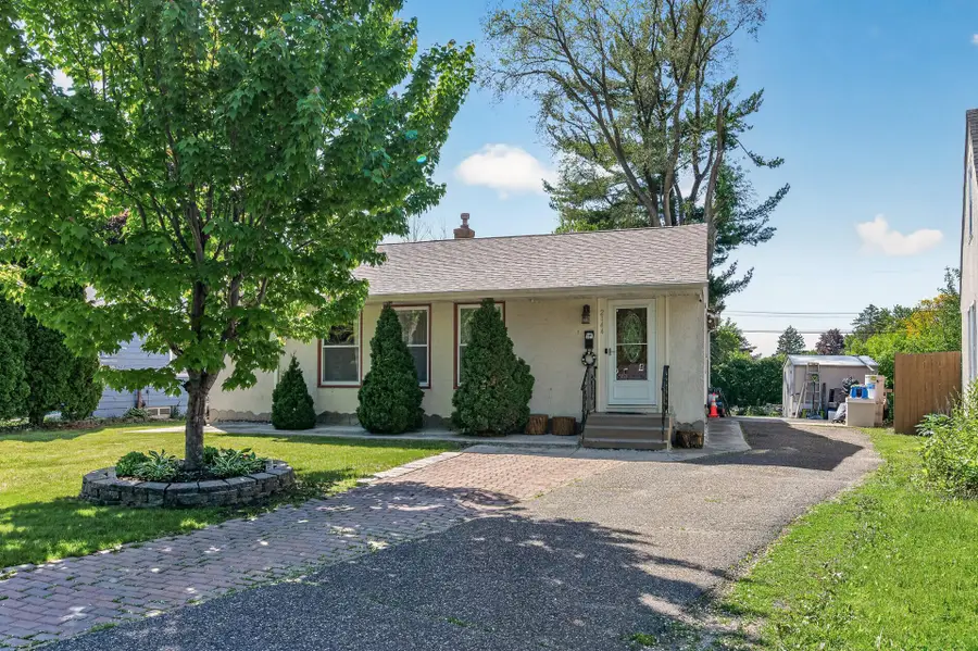 2144 Geranium Avenue E, Saint Paul, MN 55119 - #2
