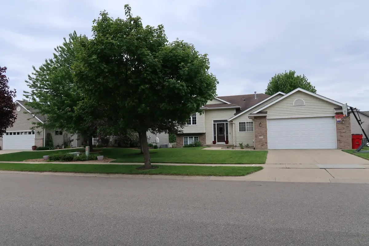 480 Manor Ridge Drive Nw, Rochester, MN 55901 - #1