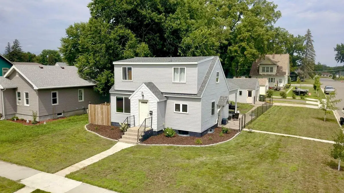 521 E 5th Street, Redwood Falls, MN 56283 - #1