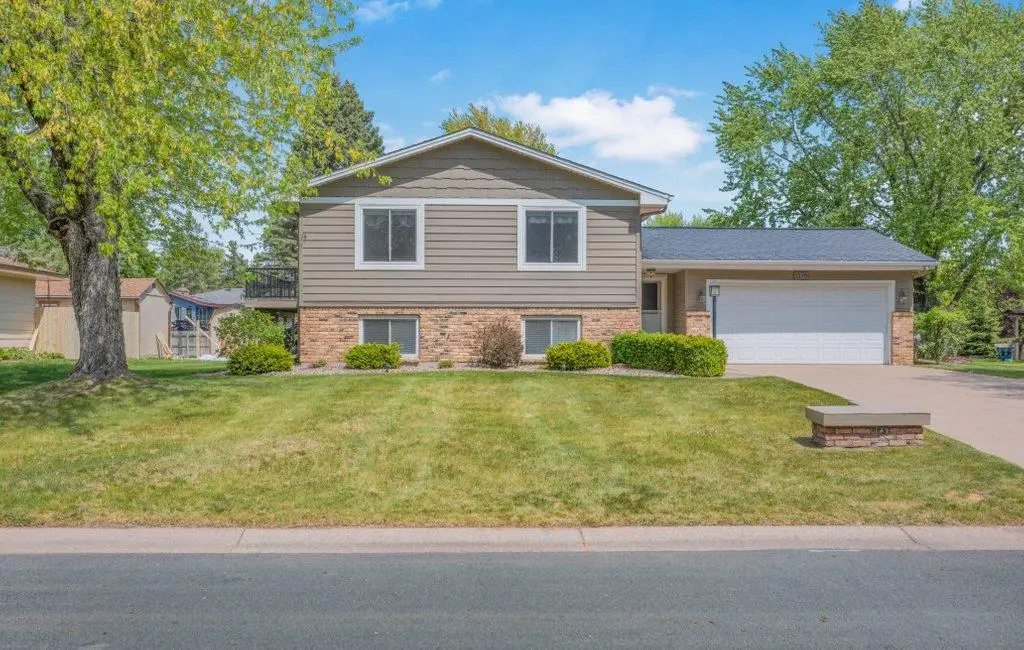 1375 Balsam Street E, Eagan, MN 55123 - #1