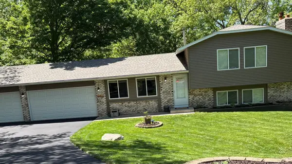 15220 Ironwood Court, Eden Prairie, MN 55346
