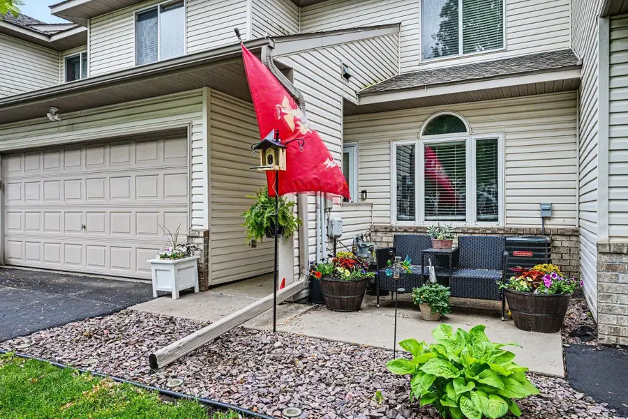 1106 Crystal Place W, Chaska, MN 55318 - #2