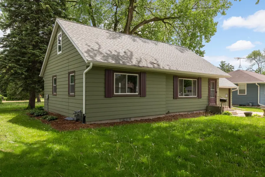 405 1st Avenue Se, New Prague, MN 56071 - #3