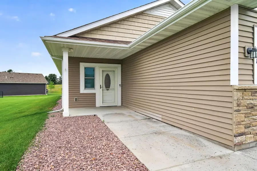 211 8th Avenue Ne, Isanti, MN 55040 - #2