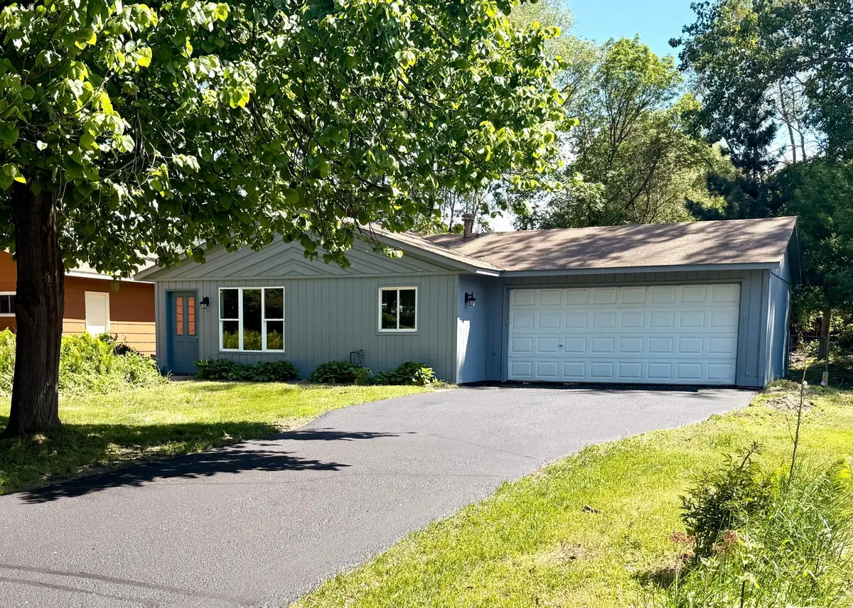 75 5th Street Nw, Elk River, MN 55330 - #1