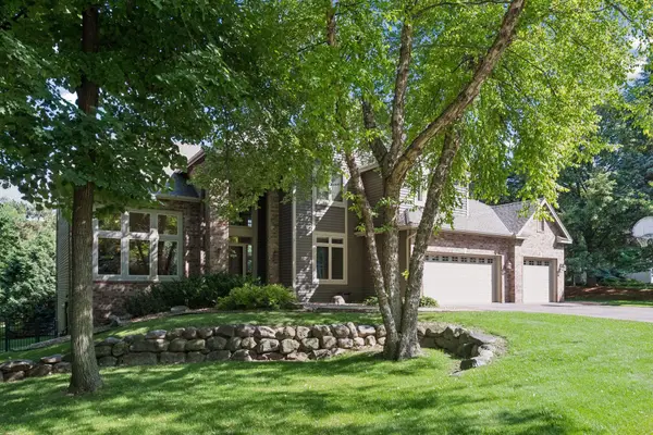 6365 Oxbow Bend, Chanhassen, MN 55317
