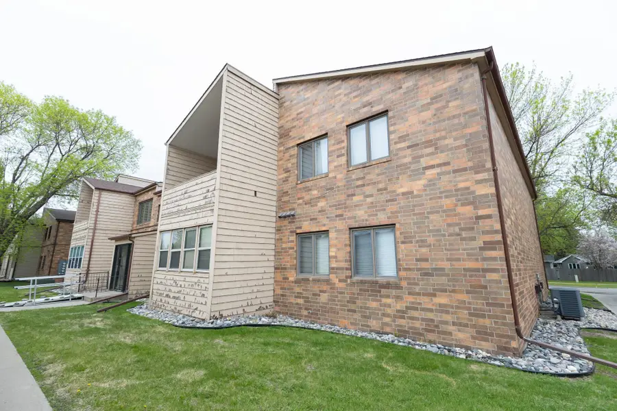 3245 17th Avenue S #103, Fargo, ND 58103 - #2