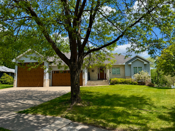 2922 88th Lane Ne, Blaine, MN 55449
