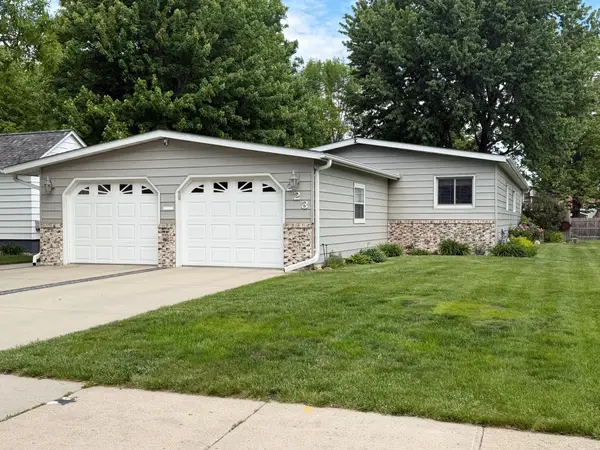223 10th Avenue, Worthington, MN 56187