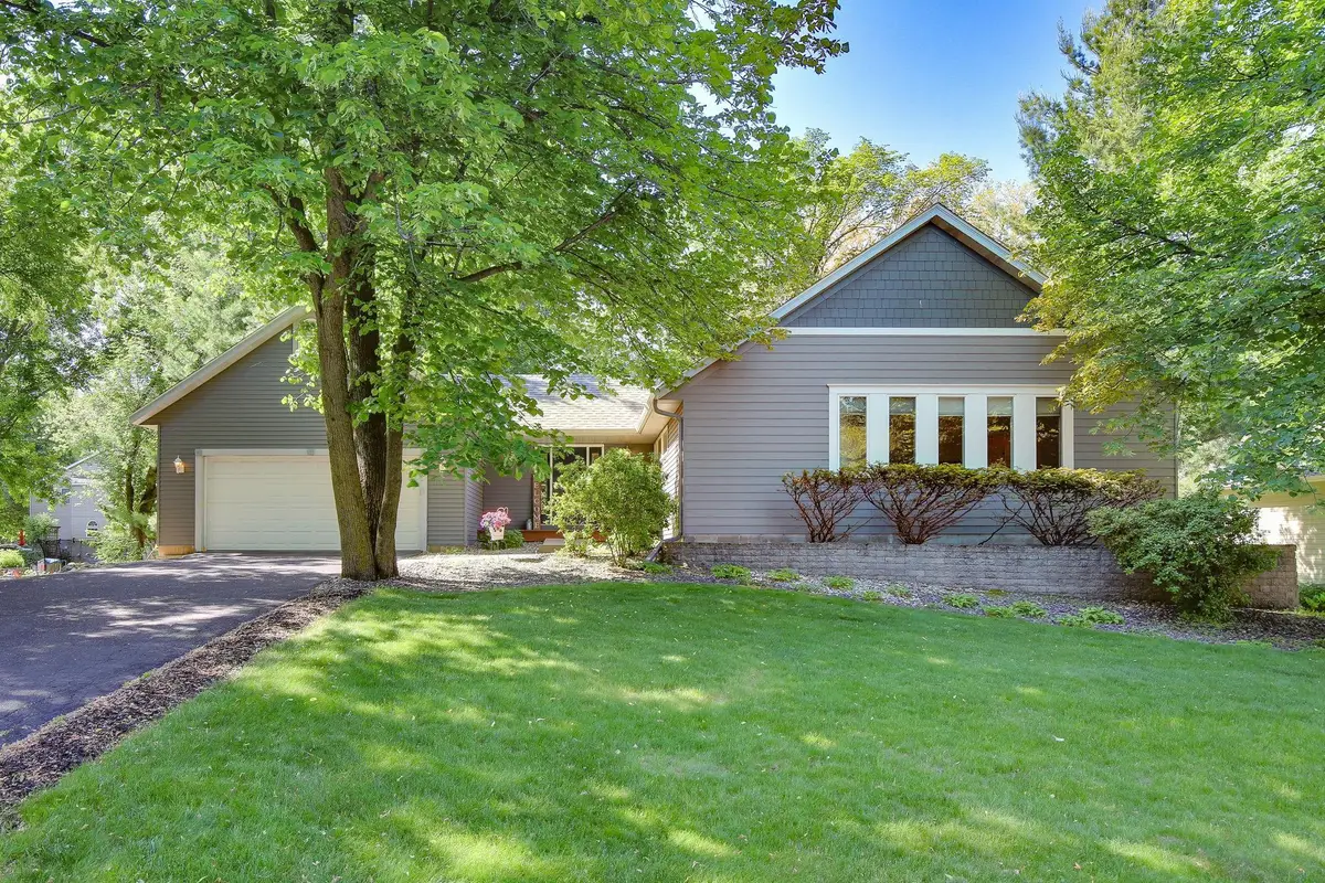 140 Dahlia Street, Mahtomedi, MN 55115 - #1