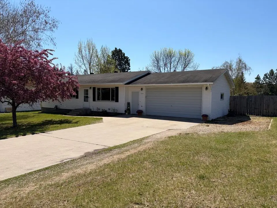 514 2nd Street Nw, Menahga, MN 56464 - #1