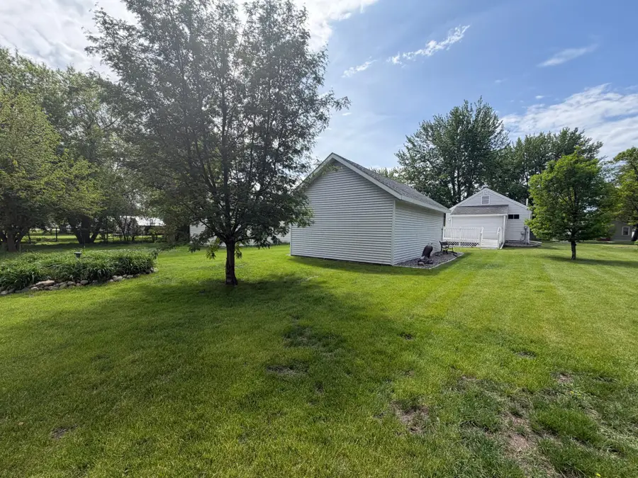 231 10th Avenue, Worthington, MN 56187 - #3