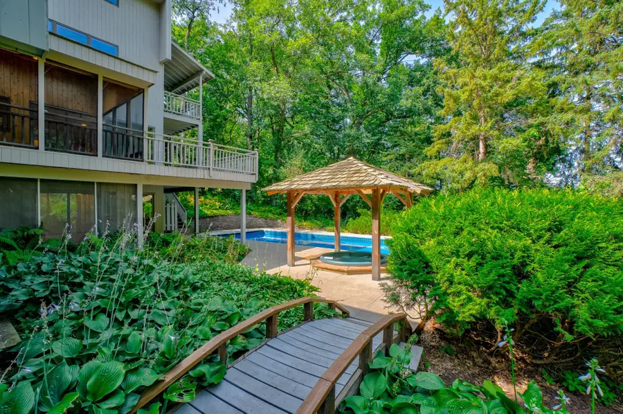 5 Crocus Lane, North Oaks, MN 55127 - #3