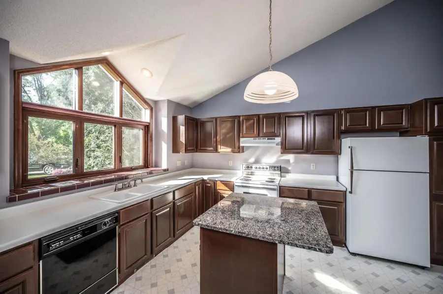 2508 Kennelly Place, Burnsville, MN 55337 - #3