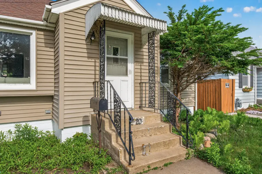 520 7th Avenue S, South Saint Paul, MN 55075 - #2