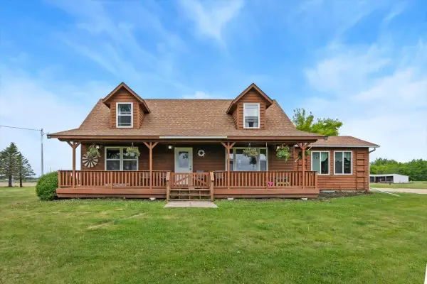50105 75th Avenue, Kenyon, MN 55946