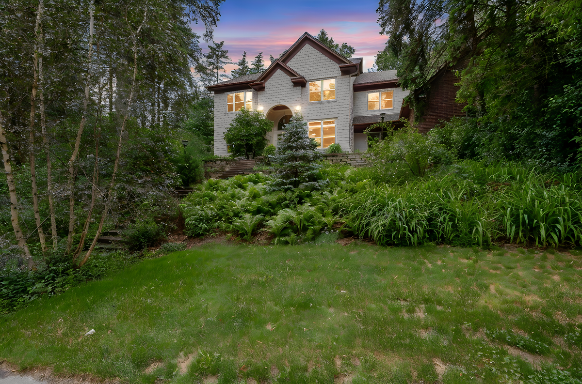 1536 Shannon Drive, Woodbury, MN 55125 - #1