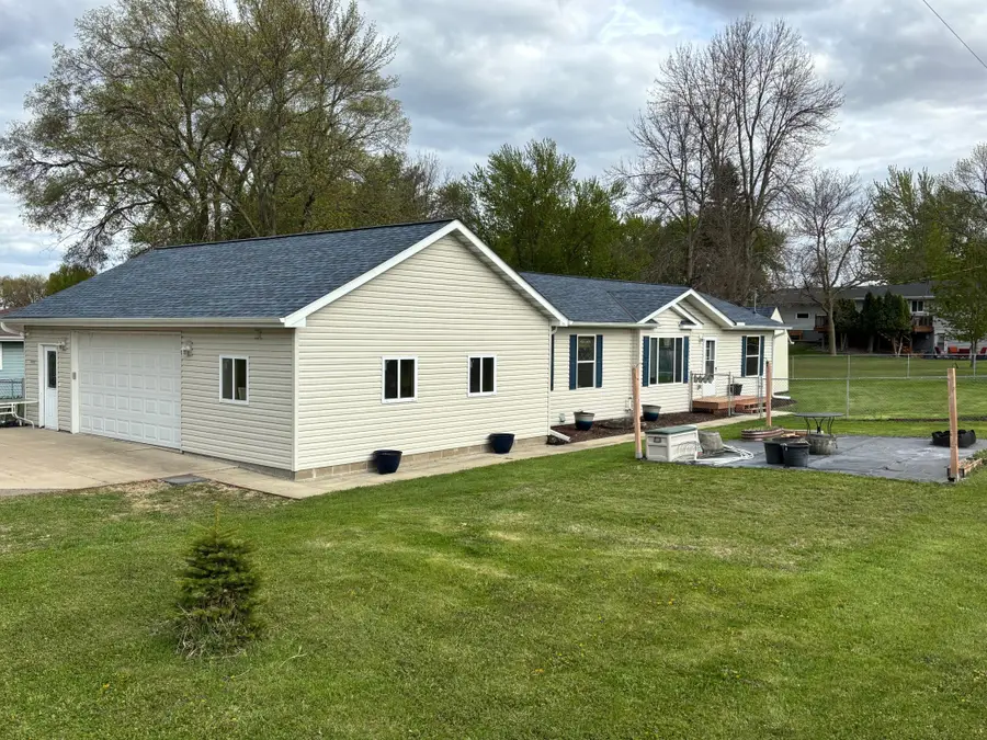2200 Eunice Drive, Albert Lea, MN 56007 - #2
