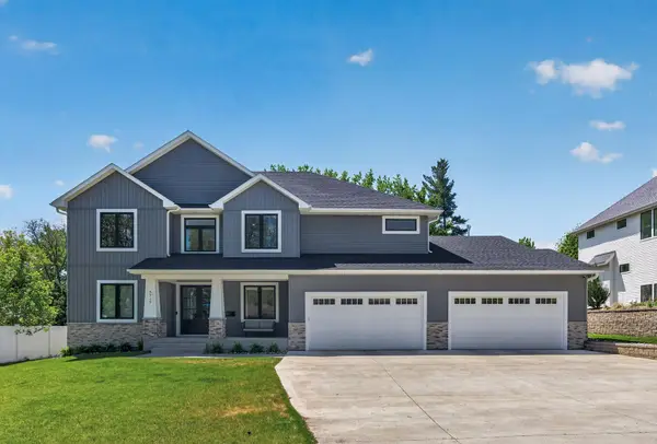 5717 W 68th Street, Edina, MN 55439