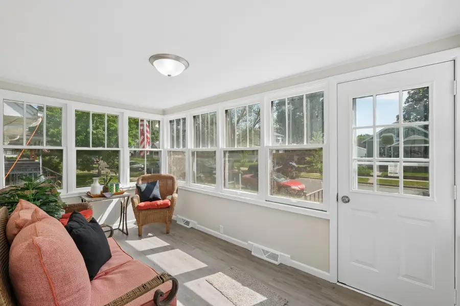 438 6th Avenue S, South Saint Paul, MN 55075 - #2