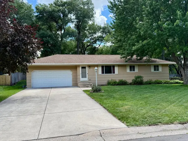 840 Oak Ridge Trail Ne, Blaine, MN 55434