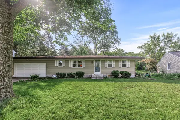 1064 Hackmann Circle Ne, Fridley, MN 55432