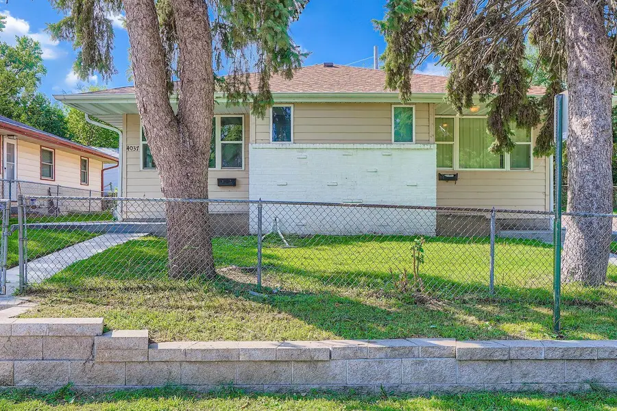 4037 37th Avenue N, Robbinsdale, MN 55422 - #3