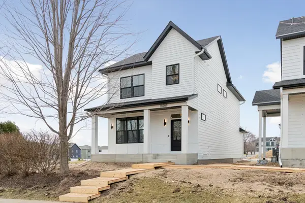 16909 Draft Horse Boulevard, Lakeville, MN 55044